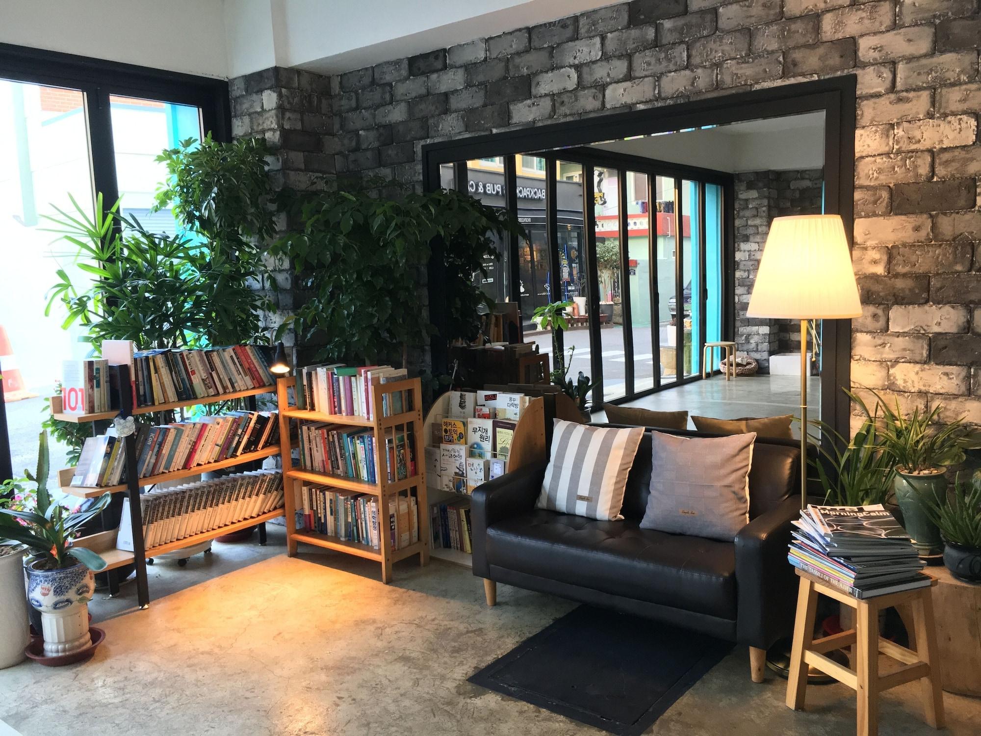 Backpackers In Yeosu Hostel Kültér fotó